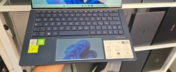 ASUSTeK COMPUTER INC. ZenBook UX334FLC_UX334FL - I7-10510U - 8GB - 256 - 13" (tactile), 6" (tactile) - GeForce MX250