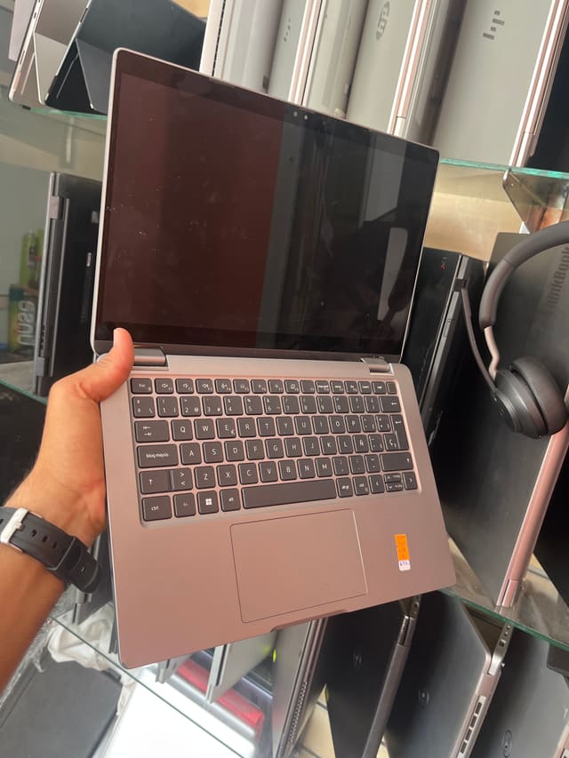 Dell Inc. Latitude 3340 - I5-1335U - 8GB - 256 - 13" (tactile)