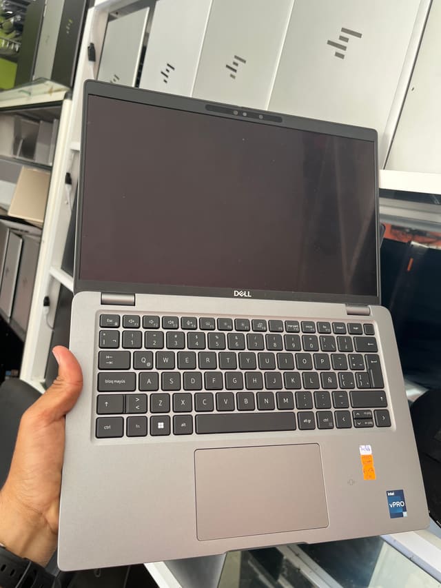 Dell Inc. Latitude 5440 - I7-1365U - 16GB - 512 - 14" (tactile)