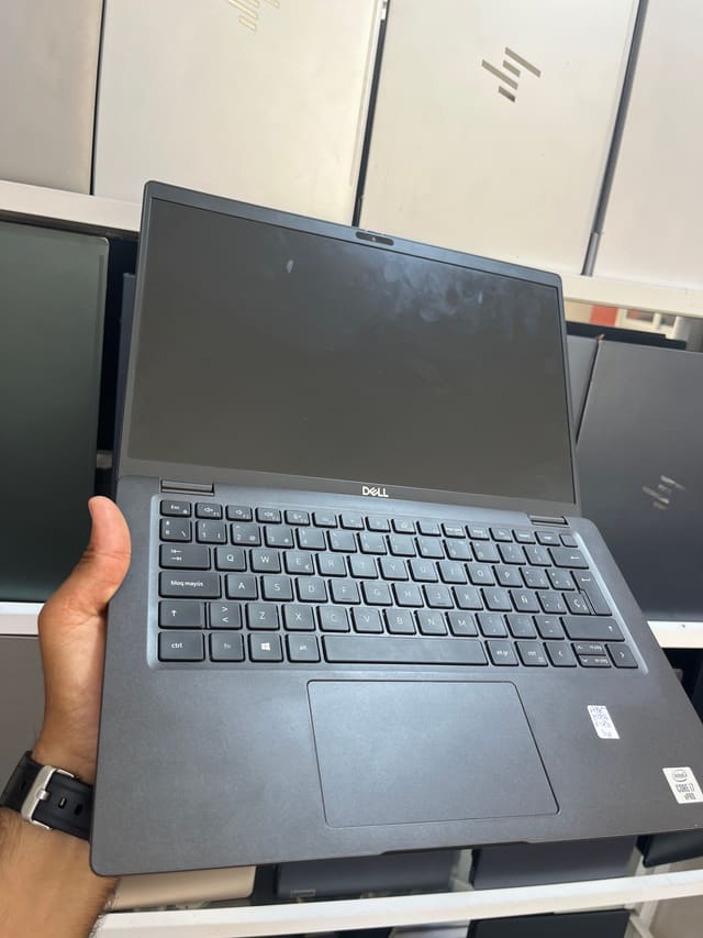 Dell Latitude 7410 - I7-10610U - 8GB - 256 - 14" - 44% - I7-10610U - 8GB - 256 - 14"