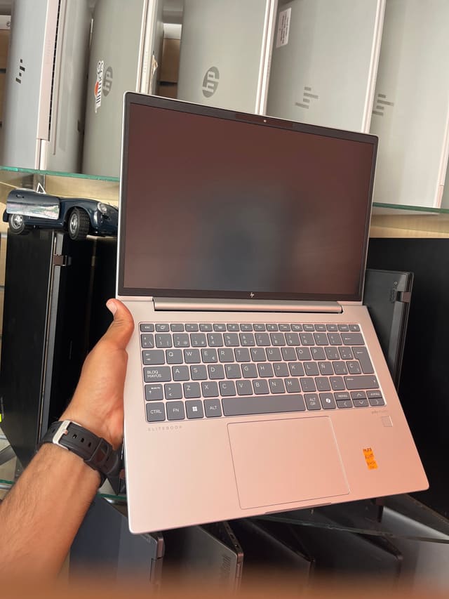 HP HP EliteBook 645 14 inch G11 Notebook PC - AMD Ryzen 7 Pro 7735U with Radeon Graphics - 16GB - 512 - 14"