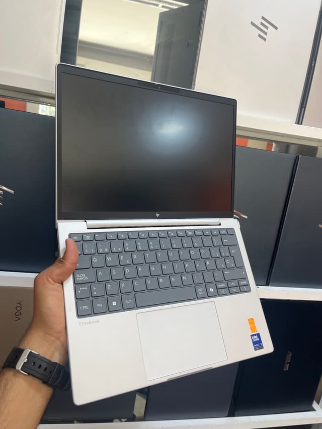 HP HP EliteBook 8 G1i 13 inch Notebook AI PC - Intel Core Ultra 5 235U - 32GB - 256 - 13"