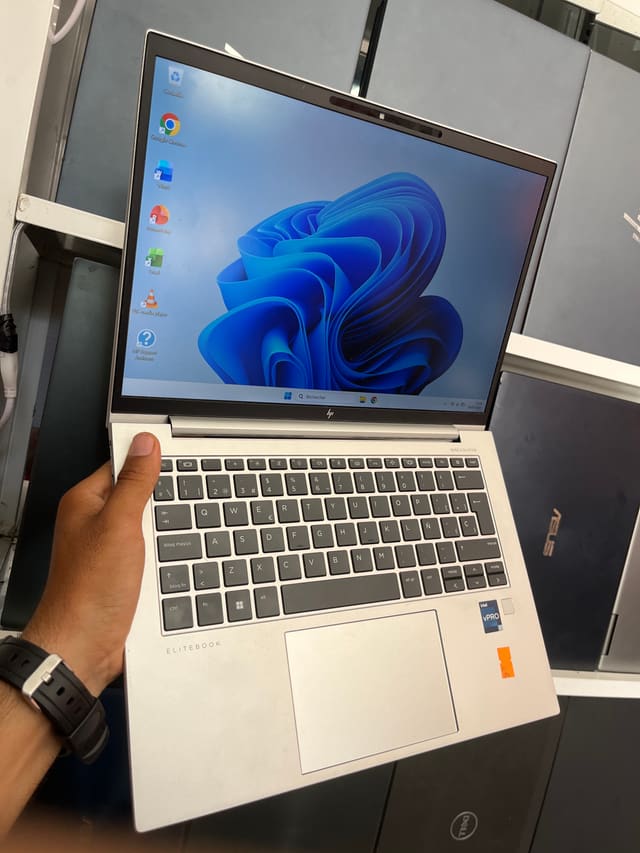 HP HP EliteBook 840 14 inch G9 Notebook PC - I7-1265U - 16GB - 256 - 14"