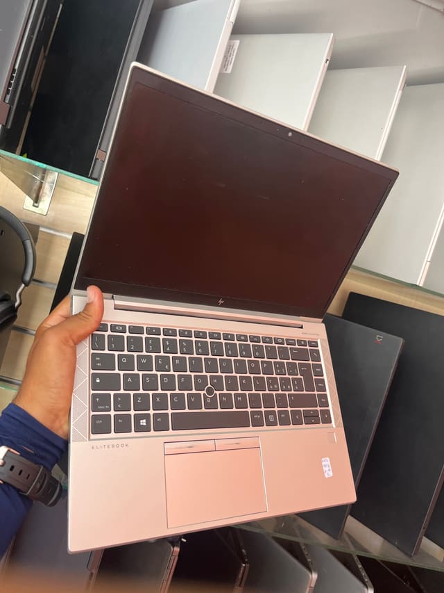 HP HP EliteBook 845 G7 Notebook PC - AMD Ryzen 5 PRO 4650U with Radeon Graphics - 16GB - 256 - 14"