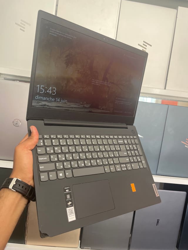 LENOVO IdeaPad 3 15IGL05 - Intel Pentium Silver N5030 @ 1.10GHz - 4GB - 128 - 15"