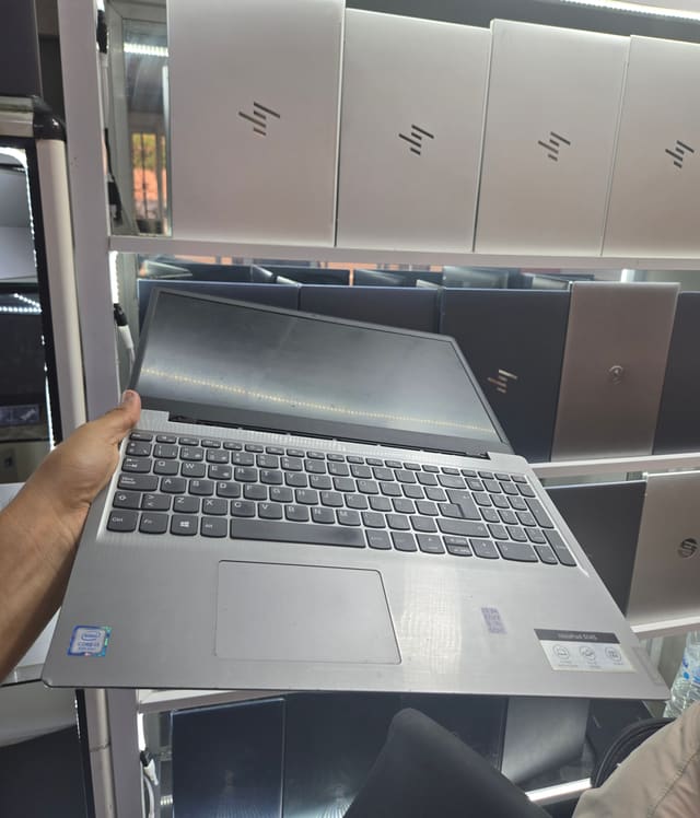 LENOVO IdeaPad S145-15IWL - I3-8145U - 8GB - 128 - 15"