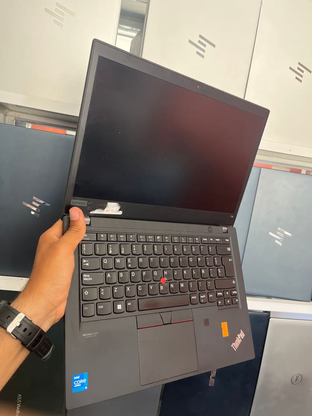 LENOVO ThinkPad T14 Gen 2i - I5-1145G7 - 16GB - 256 - 14"