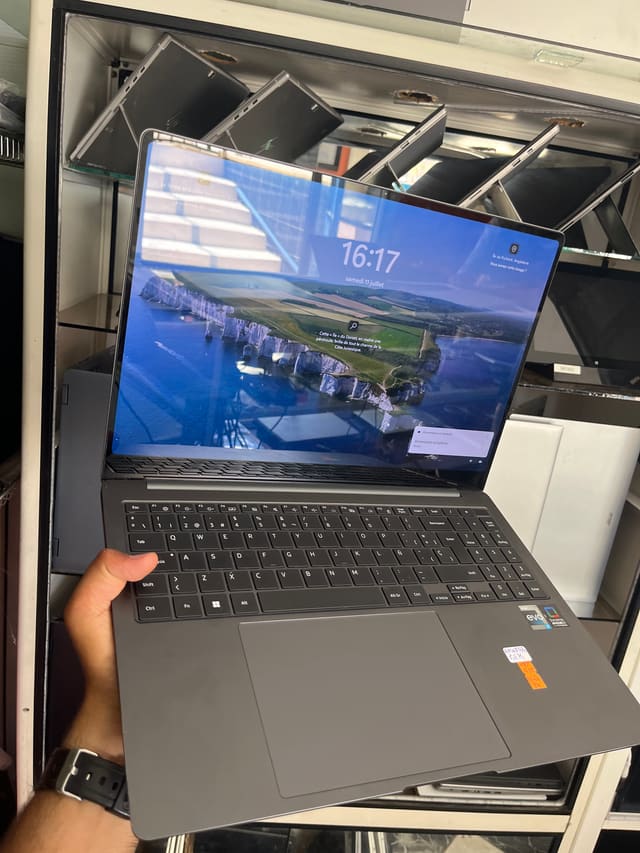 SAMSUNG  960XFG - I7-1360P - 16GB - 512 - 16" - 2880x1800 2.8K (120Hz)