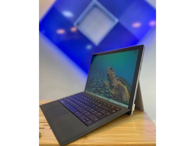 Microsoft Corporation Surface Pro 4 - I5-6300U - 4GB - 128 - 12" (tactile) - 2736x1824 2.5K+