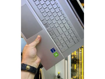 HP ENVY Laptop 17-cg0xxx - I7-1065G7 - 16GB - 256 - 17" - GeForce MX330