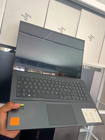 ASUS OLED Zenbook UX535QE_UM535QE - Ryzen 7 5800H - 16GB - 512 - 15" (tactile) - GeForce RTX 3050 Ti Laptop GPU