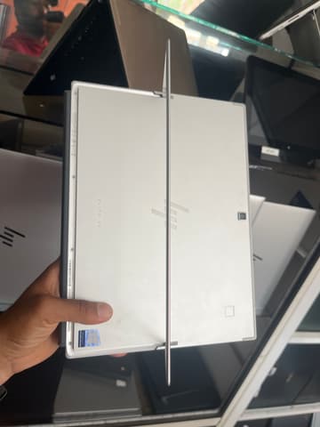 HP HP Elite x2 G8 Tablet - I5-1135G7 - 16GB - 512 - 13" (tactile) - 3000x2000 3K