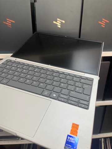 HP HP EliteBook 8 G1i 13 inch Notebook AI PC - Intel Core Ultra 5 235U - 32GB - 256 - 13"