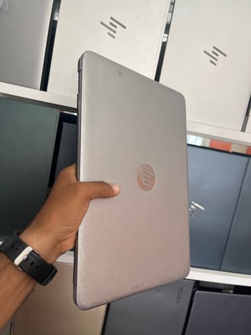 HP HP EliteBook 840 G3 - I5-6300U - 8GB - 128 - 14" - Batterie : 100% - I5-6300U - 8GB - 128 - 14"