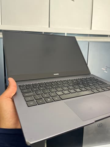 HUAWEI NBLK-WAX9X - Ryzen 5 3500U - 8GB - 512 - 14"