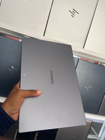 HUAWEI NBLK-WAX9X - Ryzen 5 3500U - 8GB - 512 - 14"