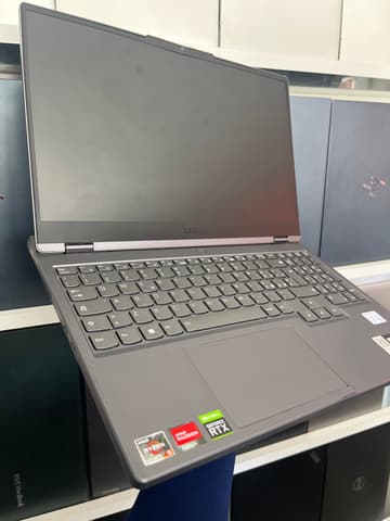 LENOVO Legion 5 15ARH7H - Ryzen 5 6600H - 16GB - 512 - 15" - GeForce RTX 3060 Laptop GPU