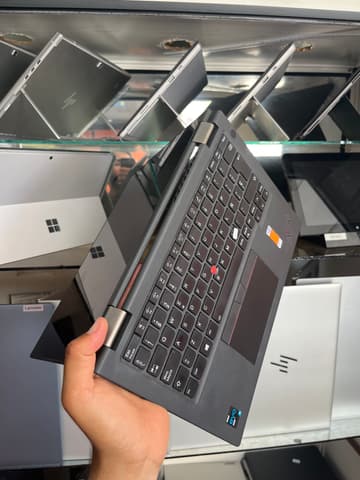 LENOVO ThinkPad X13 Yoga Gen 2 - I5-1135G7 - 16GB - 512 - 13" (tactile) - 2560x1600 2.5K+