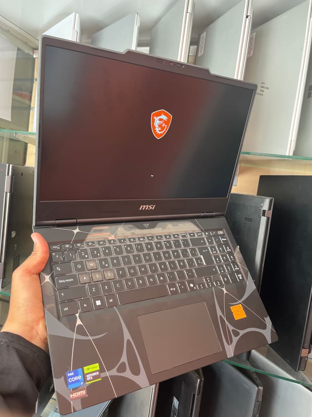 Micro-Star International Co., Ltd. Cyborg 15 B13WFKG - I7-13620H - 32GB - 1024 - 15" - GeForce RTX 5060 Laptop GPU