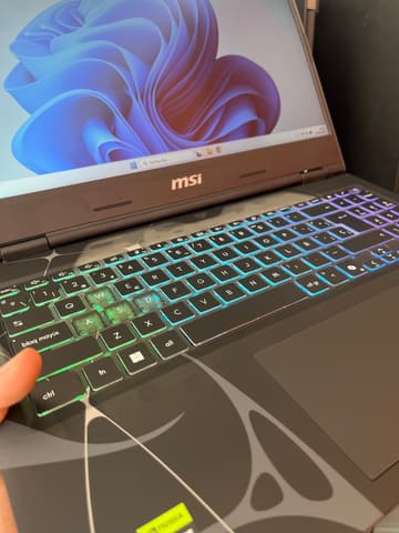 Micro-Star International Co., Ltd. Cyborg 15 B13WFKG - I7-13620H - 32GB - 1024 - 15" - GeForce RTX 5060 Laptop GPU