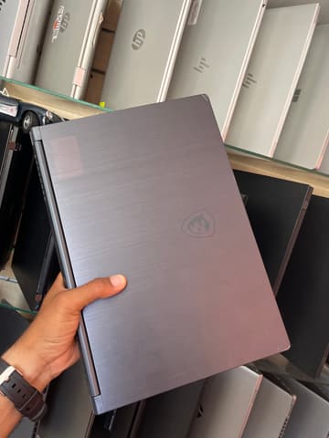 Micro-Star International Co., Ltd. Modern 14 A10RB - I7-10510U - 16GB - 512 - 14" - GeForce MX250