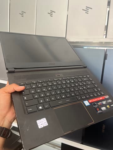 MSI GS65 Stealth Thin 8RF - I7-8750H - 16GB - 512 - 15" - GeForce GTX 1070 with Max-Q Design / 144Hz