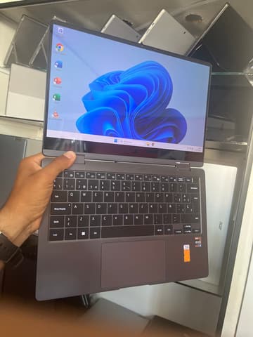 SAMSUNG 730QFG OLED - I5-1340P - 16GB - 512 - 13" (tactile)
