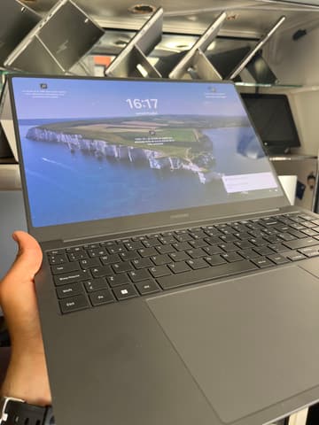 SAMSUNG 960XFG - I7-1360P - 16GB - 512 - 16" - 2880x1800 2.8K (120Hz)