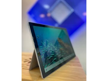 Microsoft Corporation Surface Pro 4 - I5-6300U - 4GB - 128 - 12" (tactile) - 2736x1824 2.5K+