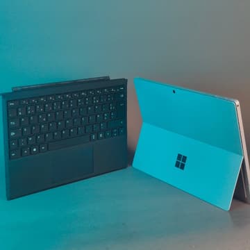 Microsoft Corporation Surface Pro 7+ - I5-1135G7 - 16GB - 256 - 12" (tactile) - 2736x1824 2.5K+