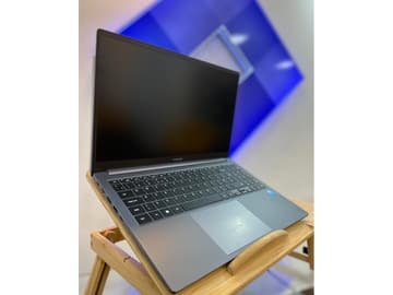 SAMSUNG 750XFG - I7-1355U - 16GB - 256 - 15"