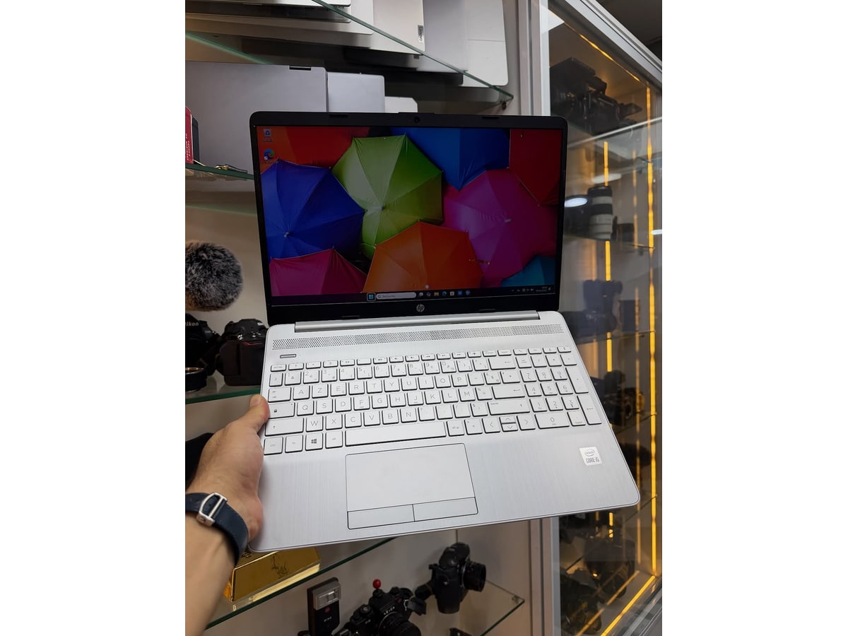 HP Laptop 15-dw1xxx - I7-10510U - 8GB - 256 - 15"