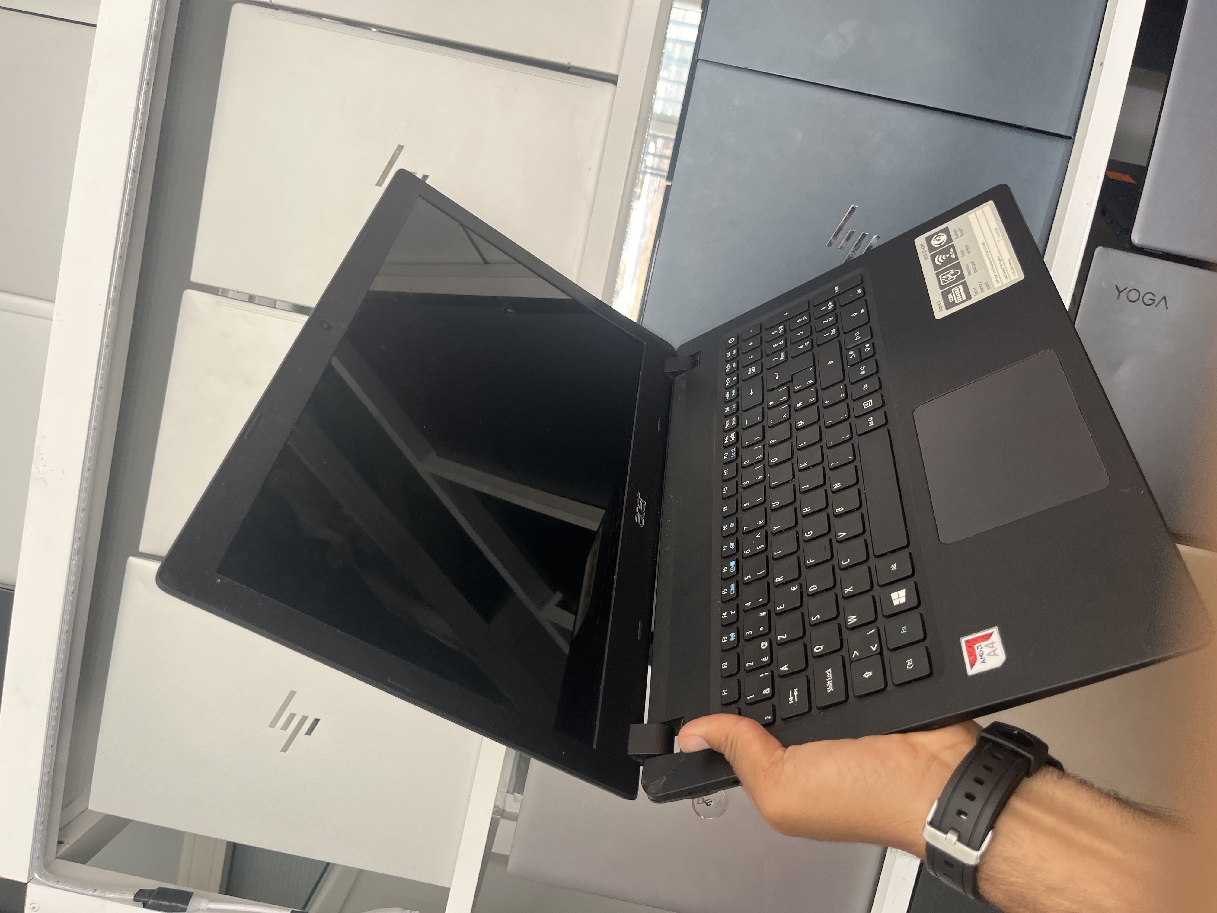 Acer Aspire A315-21G - AMD A4-9120 RADEON R3, 4 COMPUTE CORES 2C+2G - 4GB - 256 - 15"