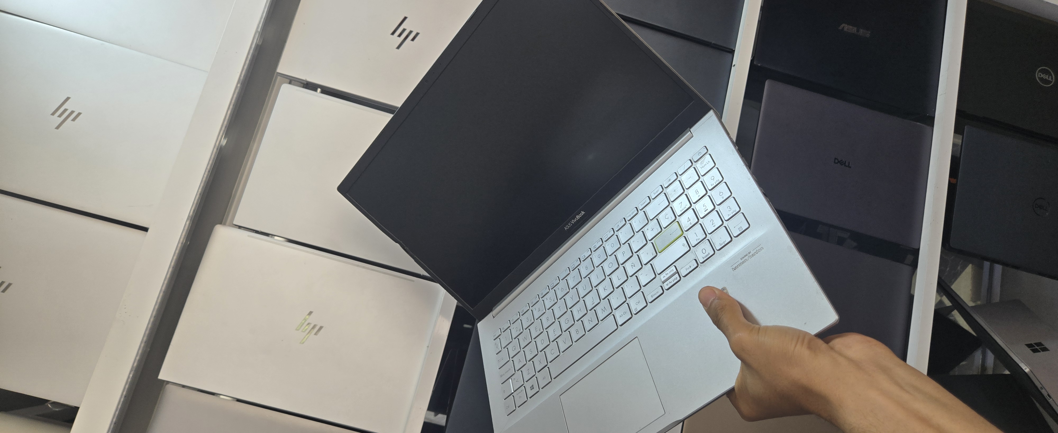 ASUS VivoBook_ASUSLaptop X513EAN_K513EA - I5-1135G7 - 16GB - 512 - 15"
