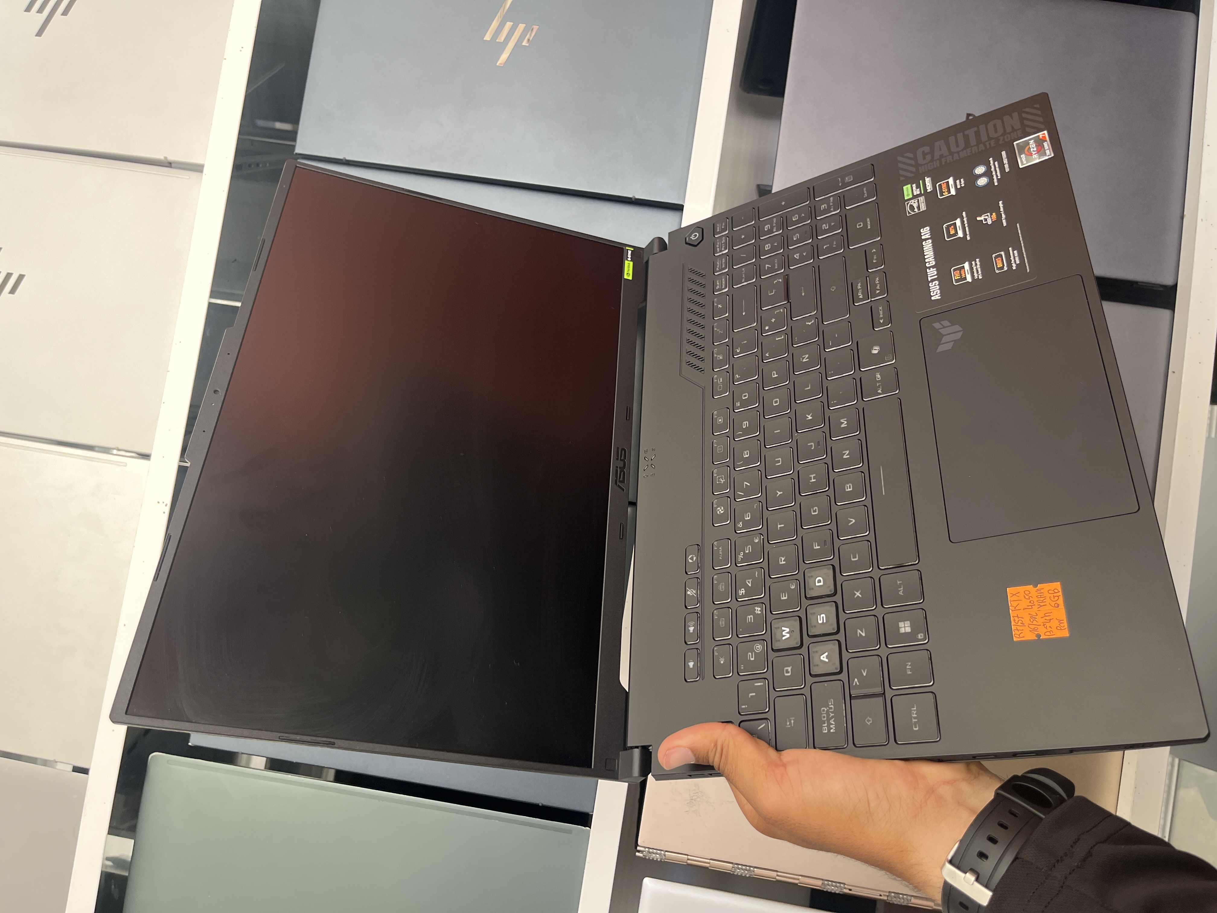 ASUSTeK COMPUTER INC. ASUS TUF Gaming A16 FA607NUG_TUF607NUG - Ryzen 7 7445HS - 16GB - 512 - 16" - GeForce RTX 4050 Laptop GPU / 144Hz