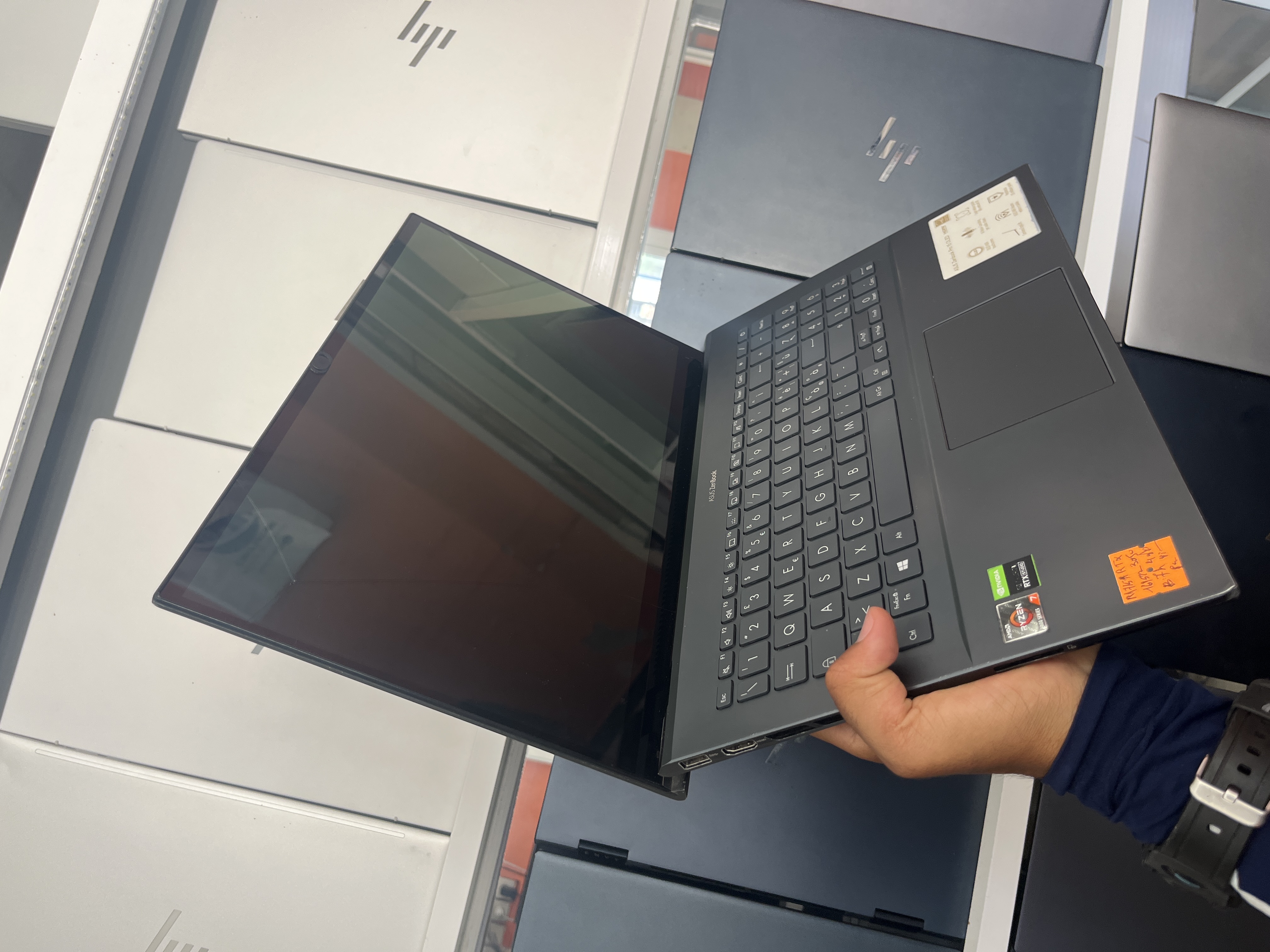 ASUS OLED Zenbook UX535QE_UM535QE - Ryzen 7 5800H - 16GB - 512 - 15" (tactile) - GeForce RTX 3050 Ti Laptop GPU