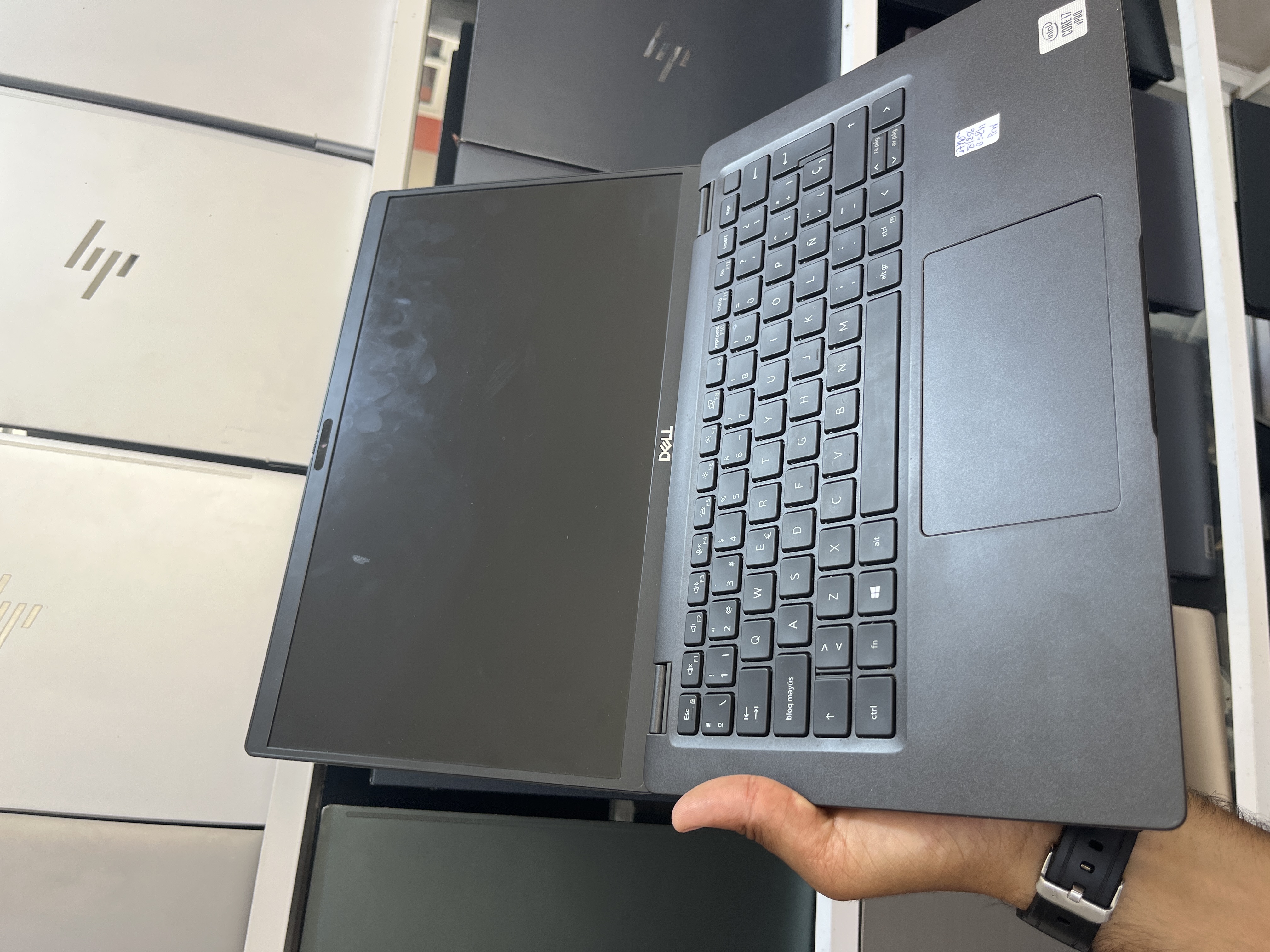 Dell Latitude 7410 - I7-10610U - 8GB - 256 - 14" - 44% - I7-10610U - 8GB - 256 - 14"