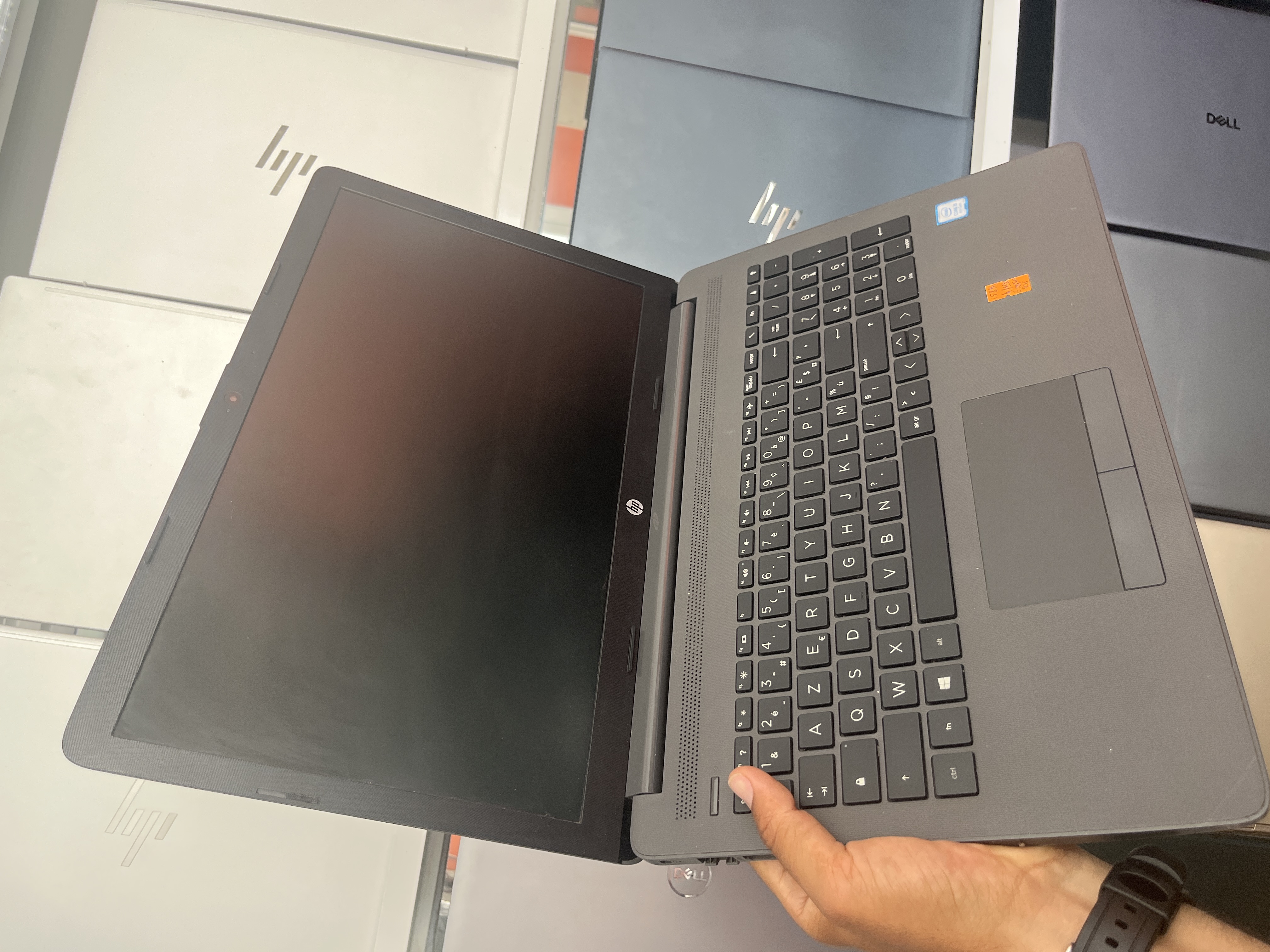 HP HP 250 G7 Notebook PC - I5-8265U - 4GB - 512 - 15"