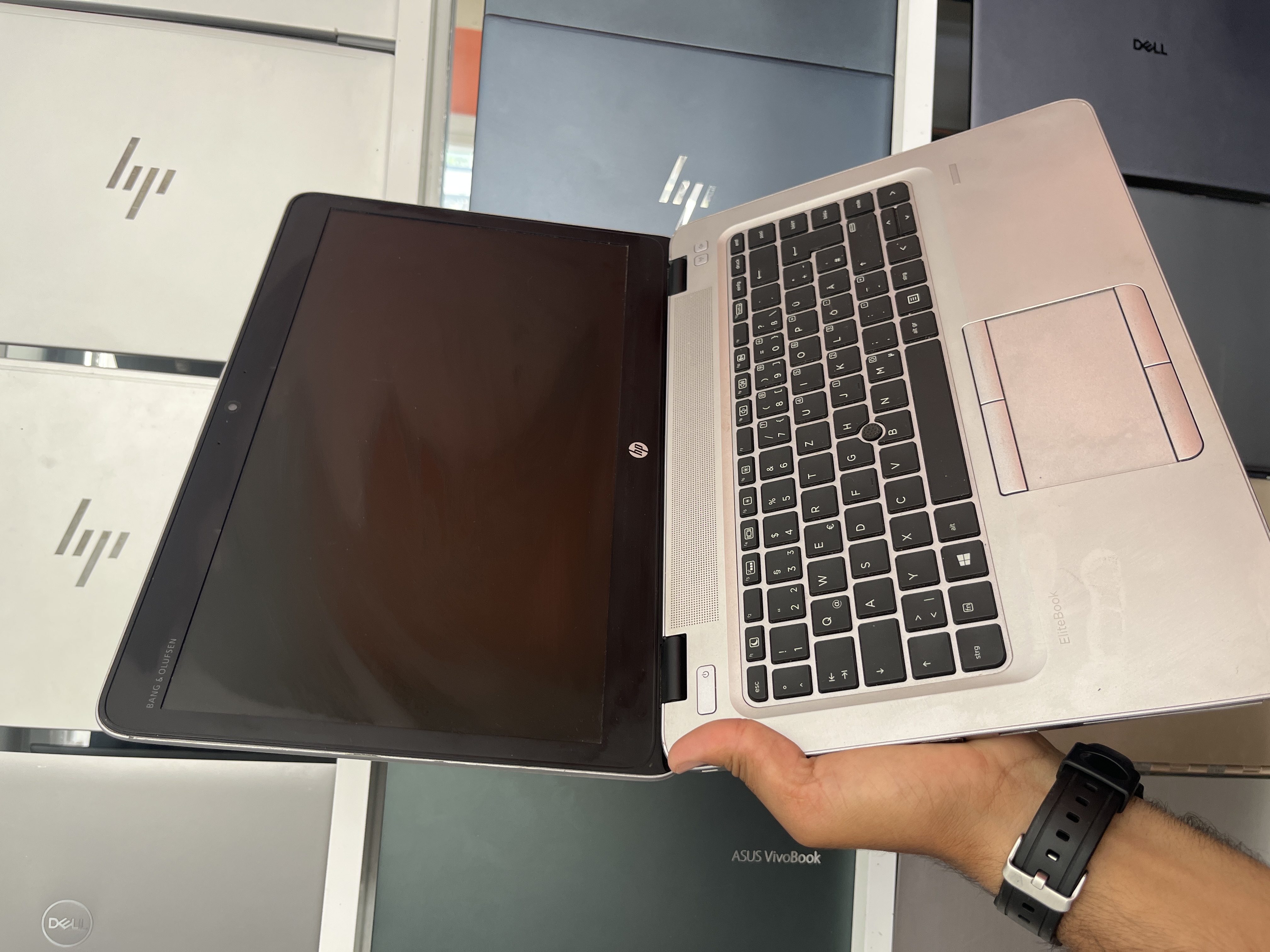 HP HP EliteBook 840 G3 - I5-6300U - 8GB - 128 - 14" - Batterie : 100% - I5-6300U - 8GB - 128 - 14"