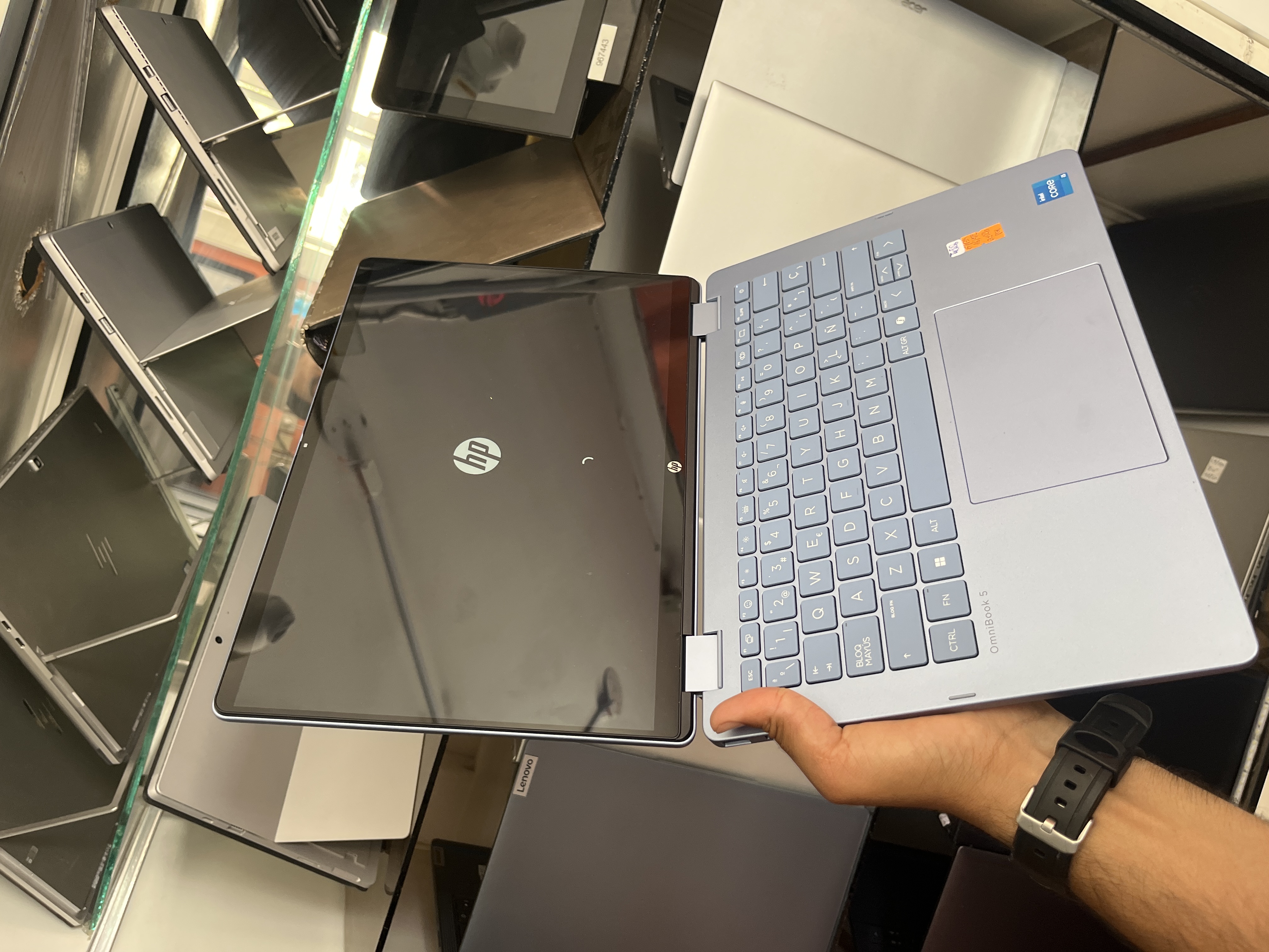 HP HP OmniBook 5 Flip Laptop 14-fp0xxx - I5-1334U - 16GB - 512 - 14" (tactile)