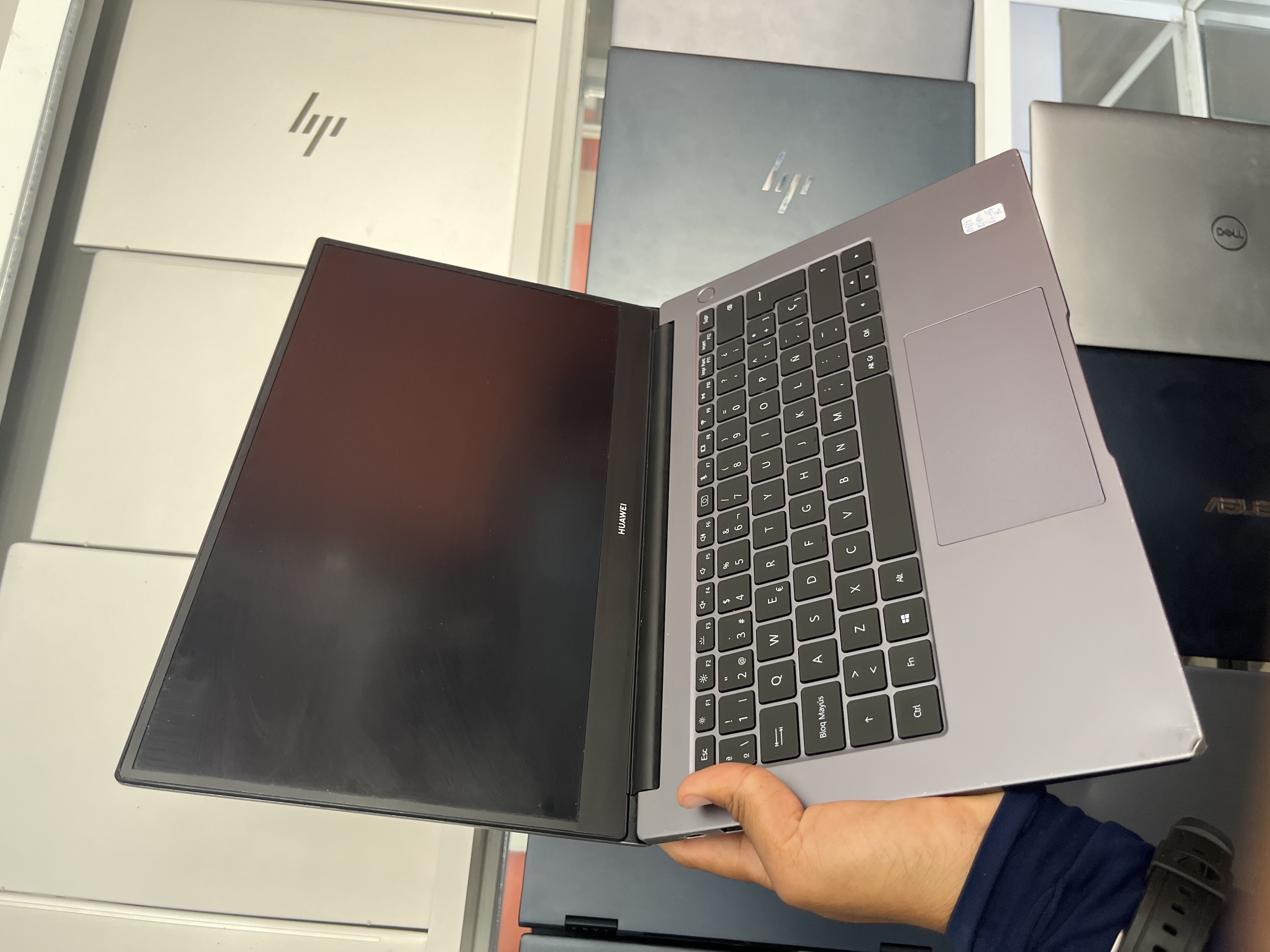HUAWEI NBLK-WAX9X - Ryzen 5 3500U - 8GB - 512 - 14"