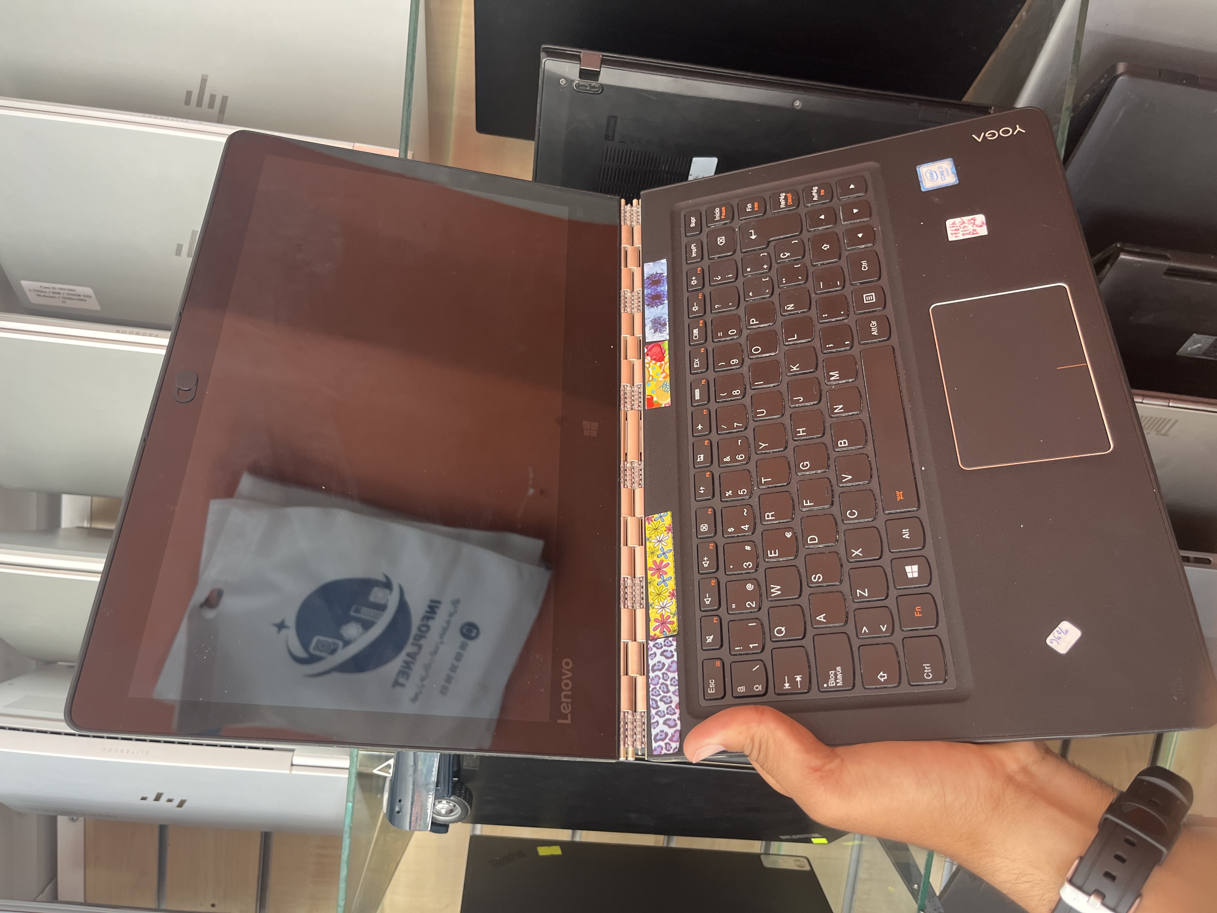 LENOVO Lenovo YOGA 900-13ISK2 - I7-6560U - 8GB - 512 - 13" (tactile) - 3200x1800 3.2K