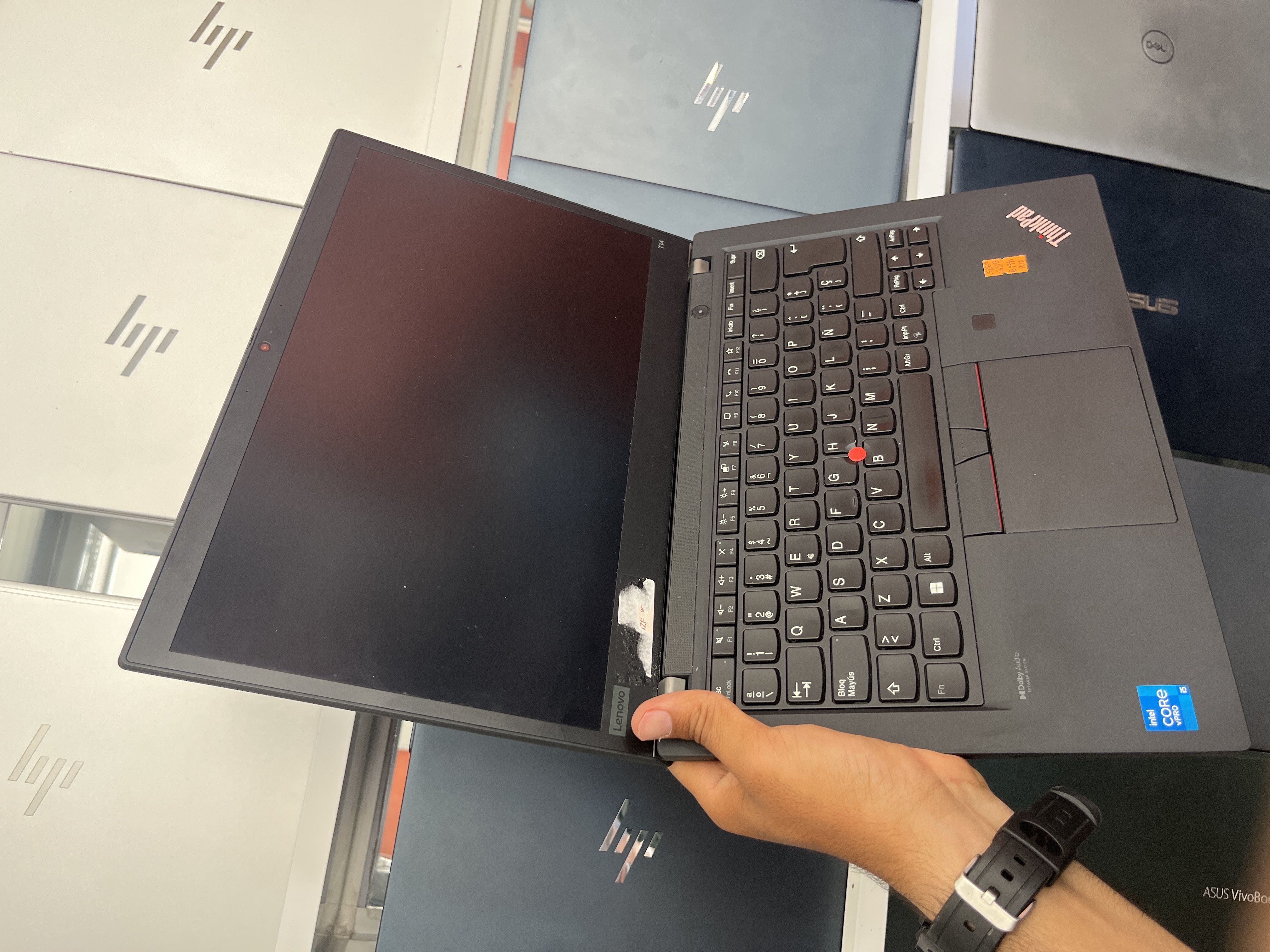 LENOVO ThinkPad T14 Gen 2i - I5-1145G7 - 16GB - 256 - 14"