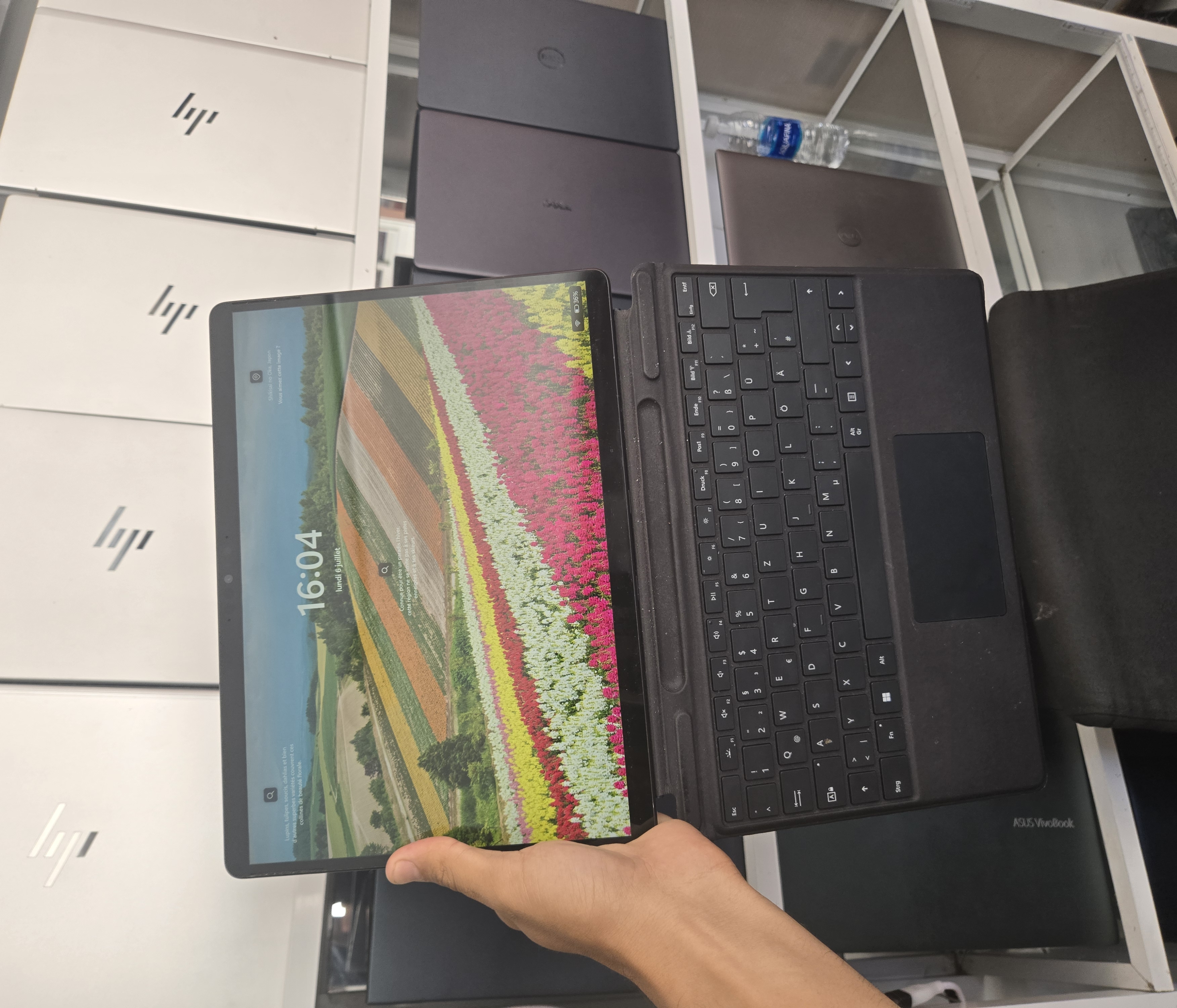 Microsoft Corporation Surface Pro 9 - I7-1255U - 16GB - 256 - 13" (tactile) - 2880x1920 2.8K+